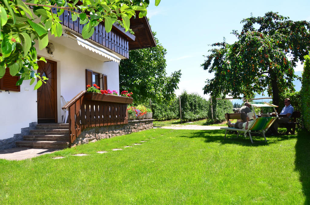 Ferienwohnung Pippohof Eppan an der Weinstraße Zimmer foto