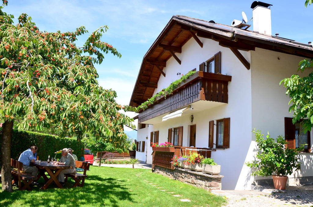 Ferienwohnung Pippohof Eppan an der Weinstraße Zimmer foto